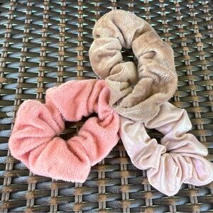 Anthropologie Hair Ties SCRUNCHIE Set of 3 Pink Pastel Fuzzy Plush Holographic